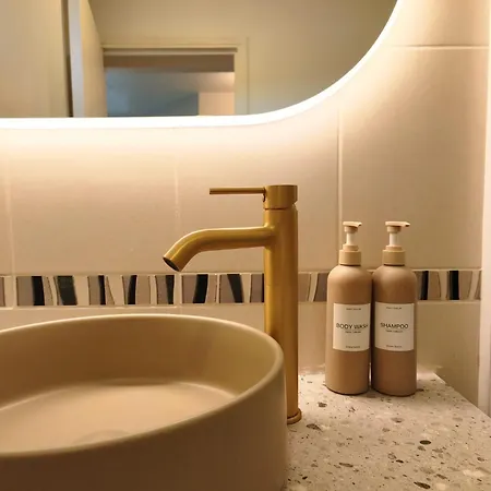 La Parenthese Kaki Apartament