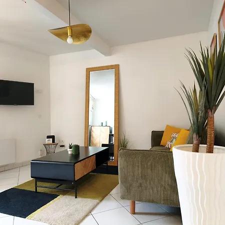 La Parenthese Kaki Apartamento Clermont-Ferrand